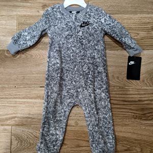 Nike zip up footy baby outfit